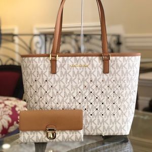 Michael Kors carry all tote wallet set